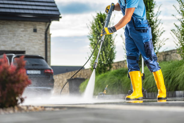 Best Gutter Cleaning  in Larkspur, CA